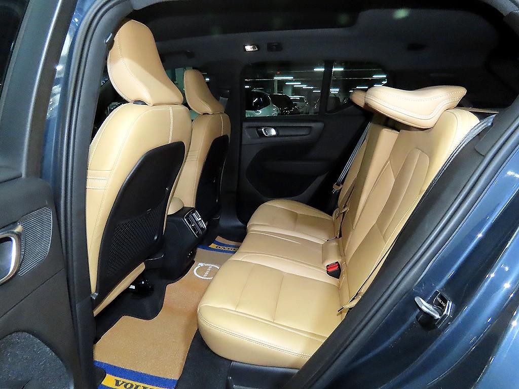 볼보 XC40 B4 AWD 인스크립션 이미지 7