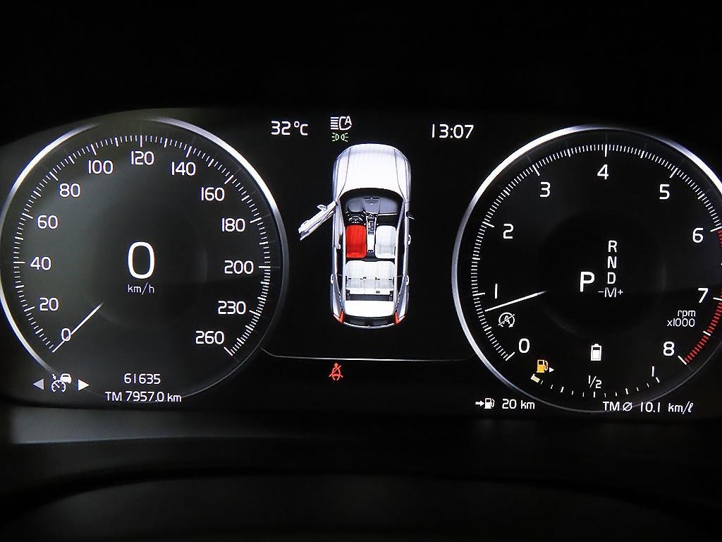 볼보 XC40 B4 AWD 인스크립션 이미지 9