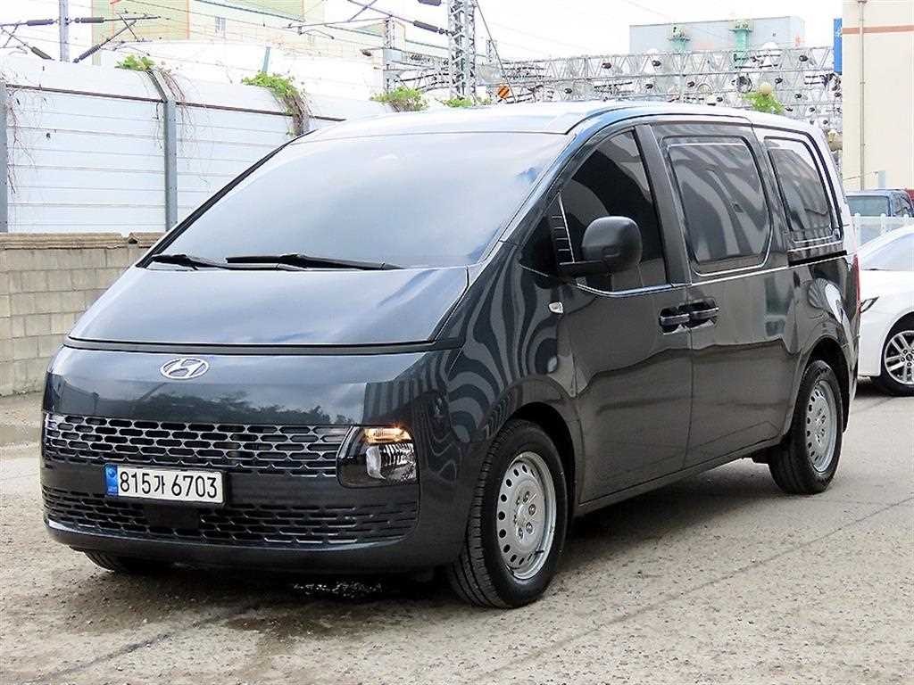 현대 스타리아 2WD 디젤 카고 스마트 3인승 이미지 2