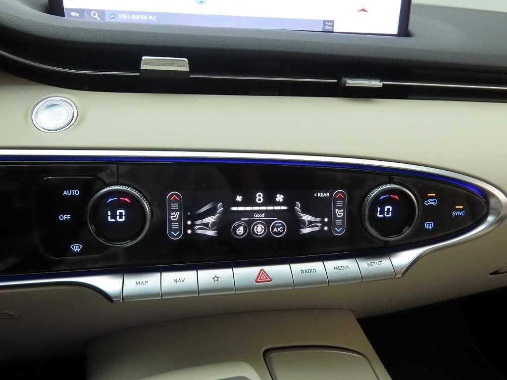 제네시스 GV70 2.2 디젤 AWD 이미지 9