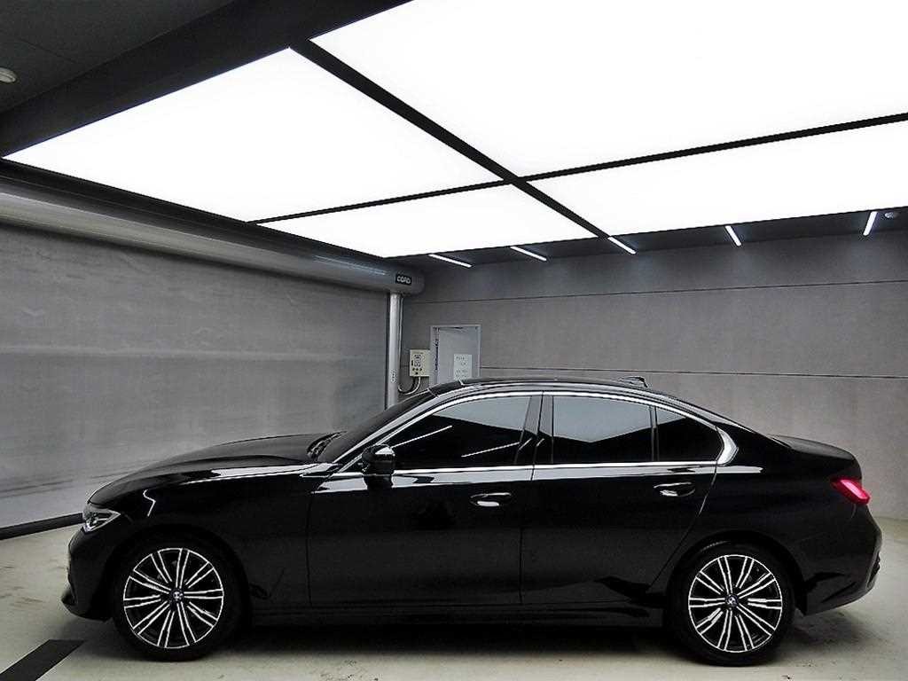 BMW 3시리즈 3시리즈 (G20) 320i M 스포츠 이미지 4