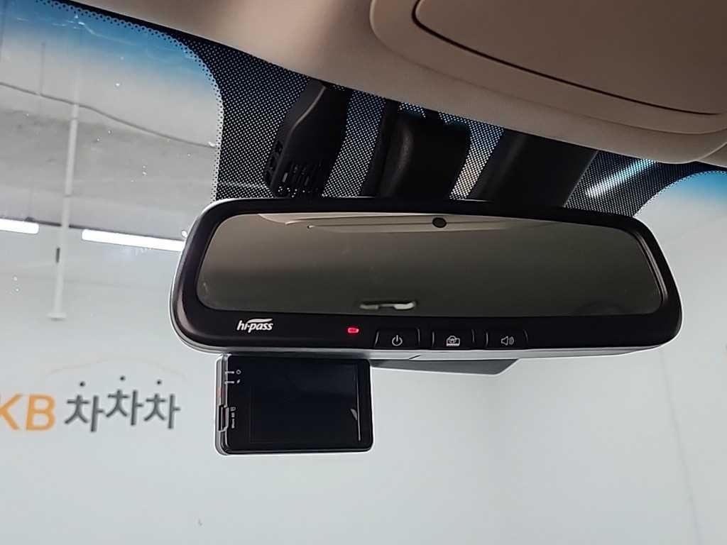 KG모빌리티(쌍용) 코란도 뷰티풀코란도 2WD 가솔린 1.5 C5 플러스 이미지 16