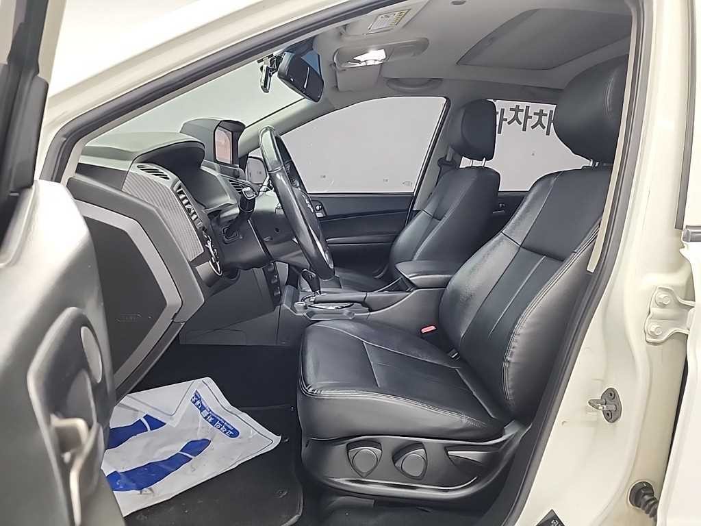 KG모빌리티(쌍용) 코란도 코란도스포츠 디젤 4WD 익스트림 이미지 6