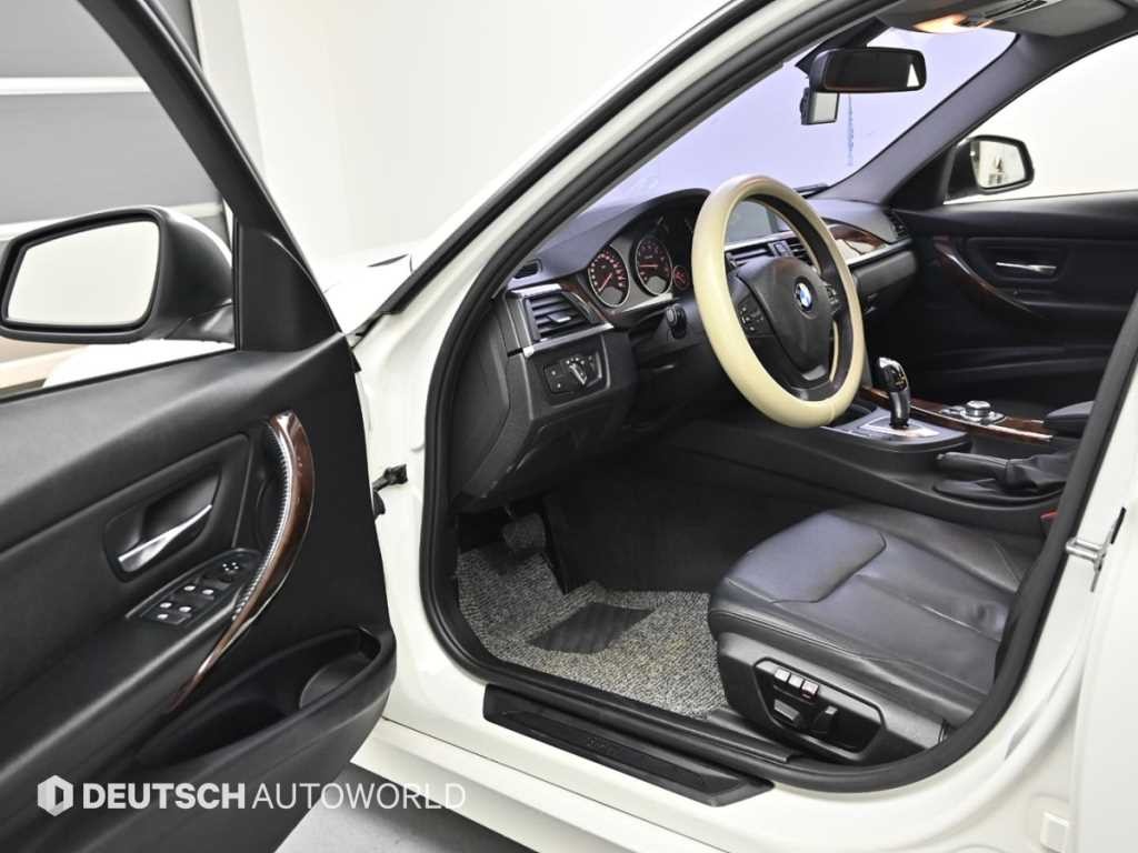BMW 3시리즈 3시리즈 (F30) 320i 이미지 11