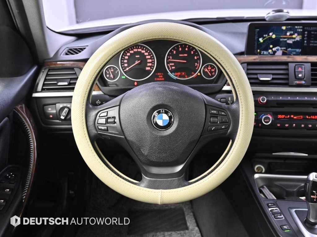 BMW 3시리즈 3시리즈 (F30) 320i 이미지 13