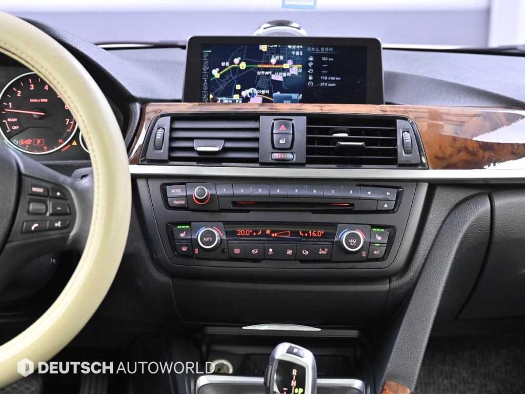 BMW 3시리즈 3시리즈 (F30) 320i 이미지 14