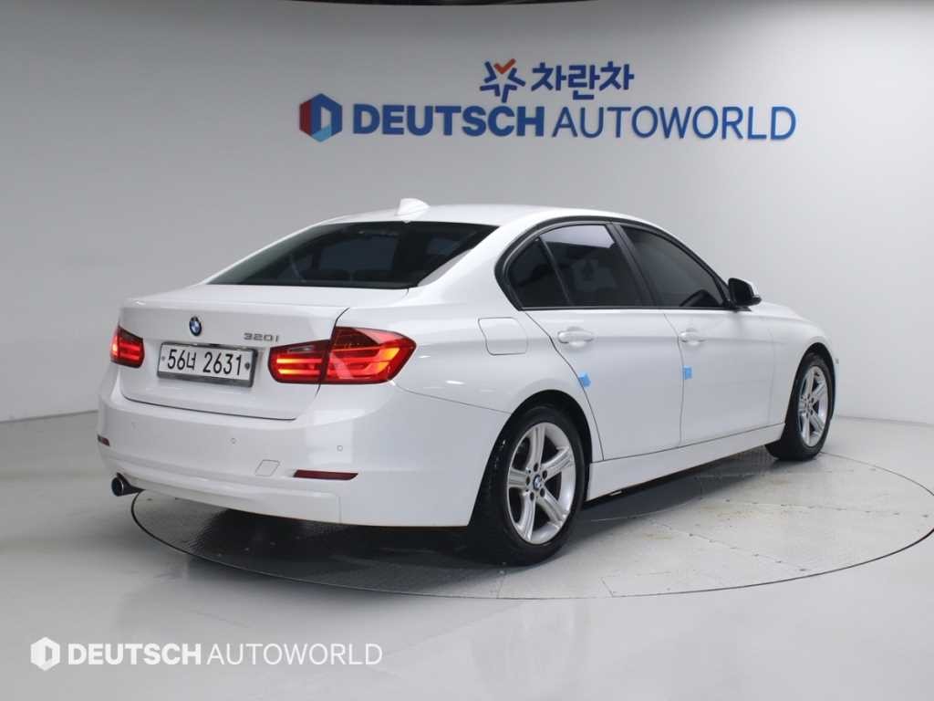 BMW 3시리즈 3시리즈 (F30) 320i 이미지 2