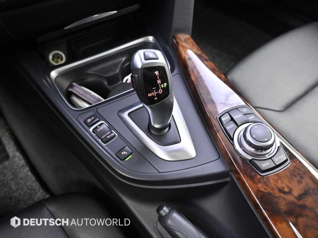 BMW 3시리즈 3시리즈 (F30) 320i 이미지 9