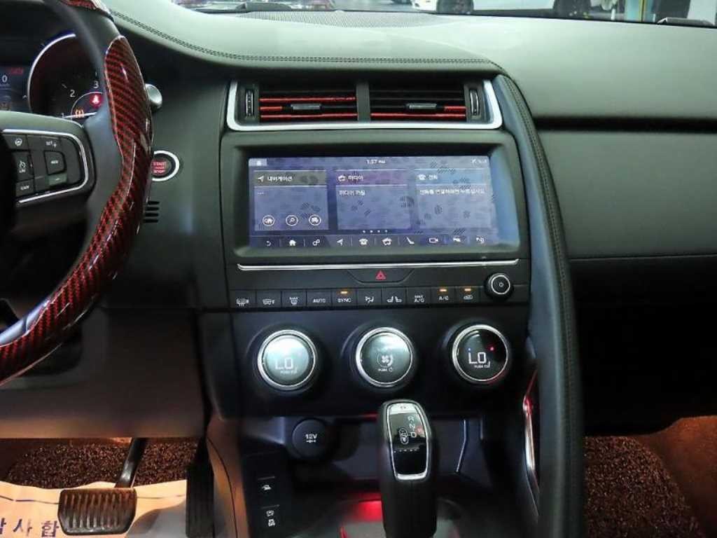 재규어 E-PACE D180 S 이미지 11