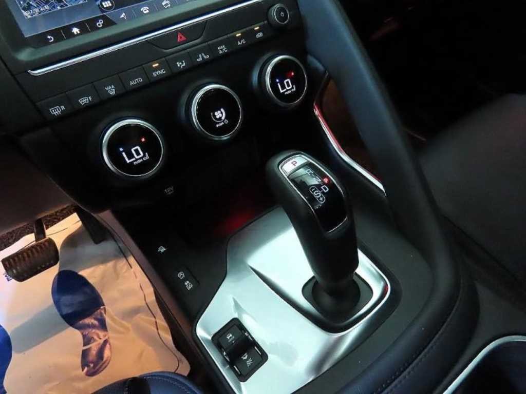 재규어 E-PACE D180 S 이미지 12