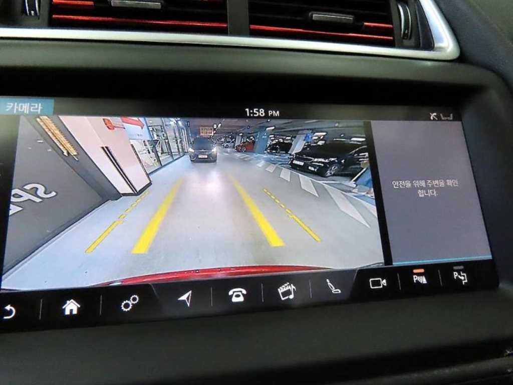 재규어 E-PACE D180 S 이미지 14
