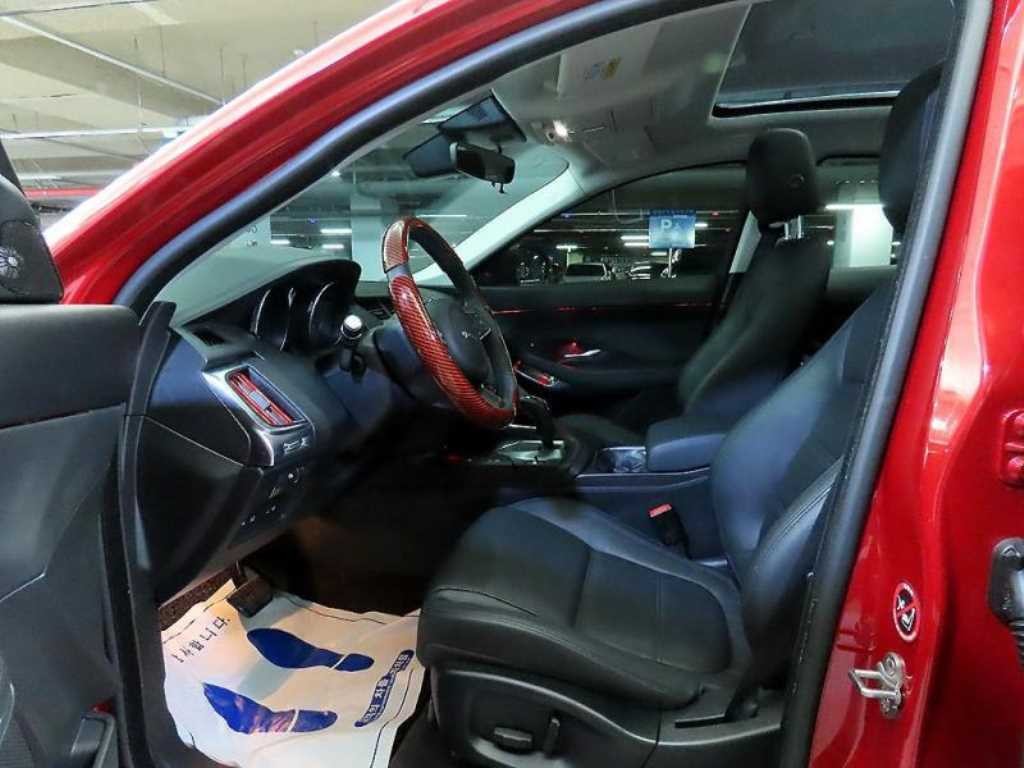 재규어 E-PACE D180 S 이미지 6