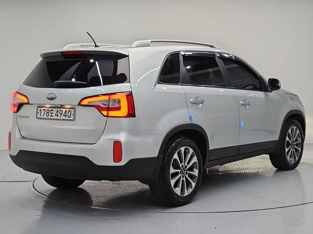 기아 쏘렌토 뉴 쏘렌토 R 2WD 2.0 TLX 스페셜 이미지 4