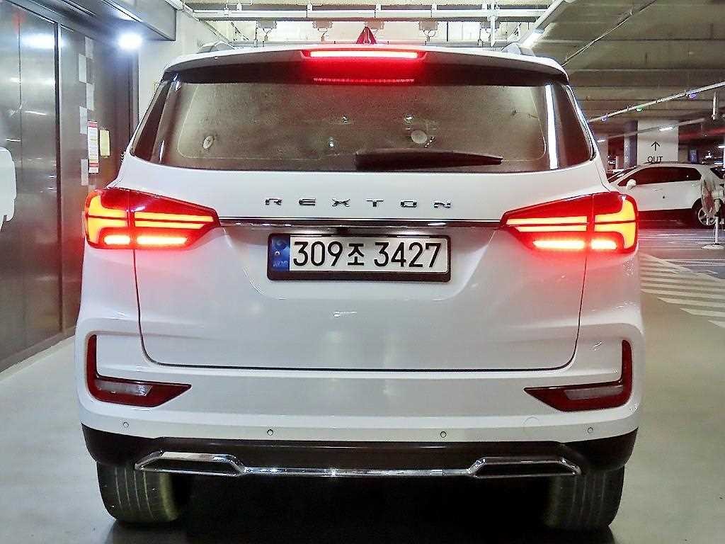 KG모빌리티(쌍용) 렉스턴 올 뉴 렉스턴 (Y450) 디젤 2.2 4WD 더 블랙 이미지 5