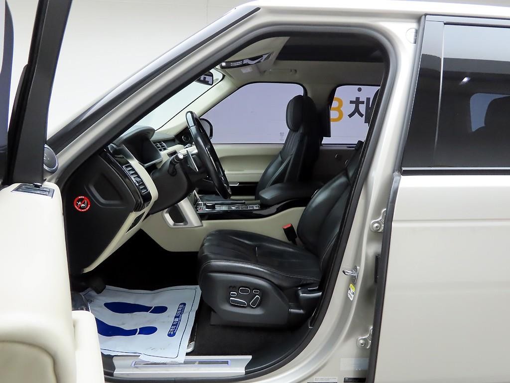 랜드로버 레인지로버 레인지로버 4세대 4.4 SDV8 AB LWB 디젤 이미지 11