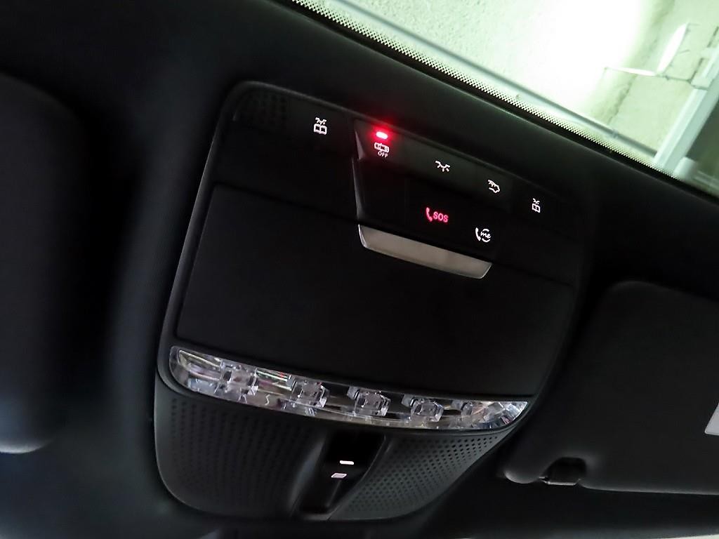 벤츠 E 클래스 E-클래스 W213 E300e 4MATIC 익스클루시브 이미지 14