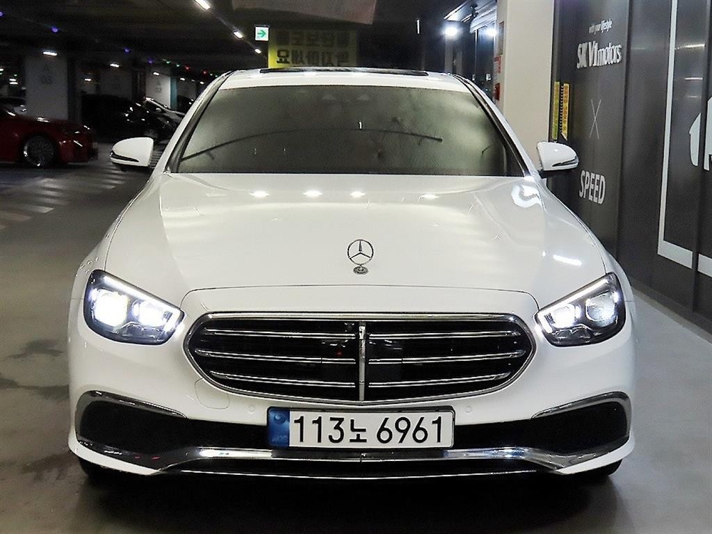 벤츠 E 클래스 E-클래스 W213 E300e 4MATIC 익스클루시브 이미지 2