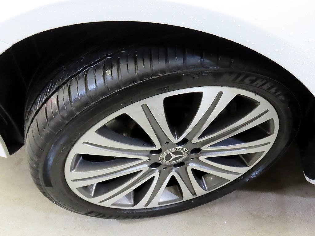 벤츠 E 클래스 E-클래스 W213 E300e 4MATIC 익스클루시브 이미지 20