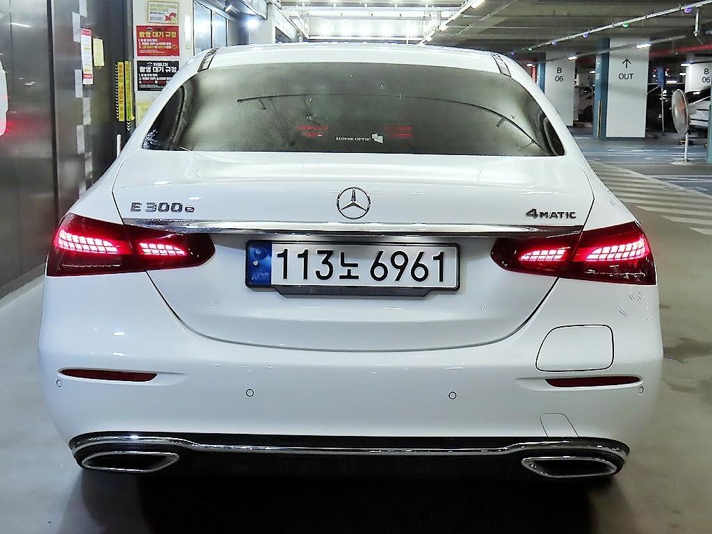 벤츠 E 클래스 E-클래스 W213 E300e 4MATIC 익스클루시브 이미지 5