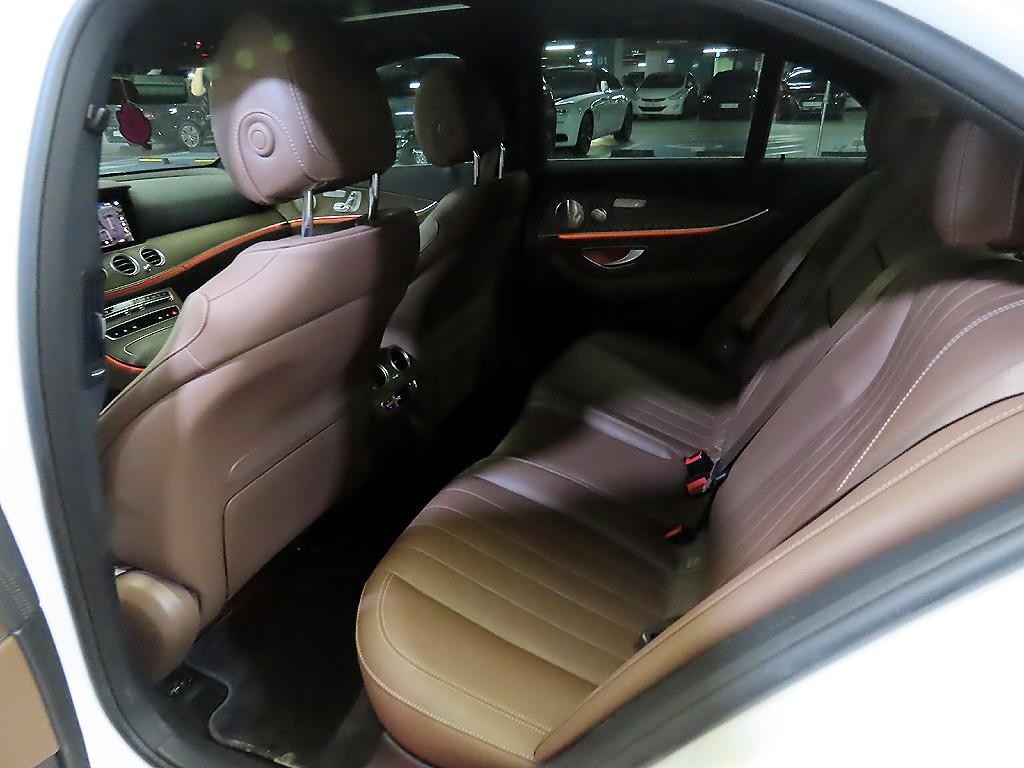 벤츠 E 클래스 E-클래스 W213 E300e 4MATIC 익스클루시브 이미지 7