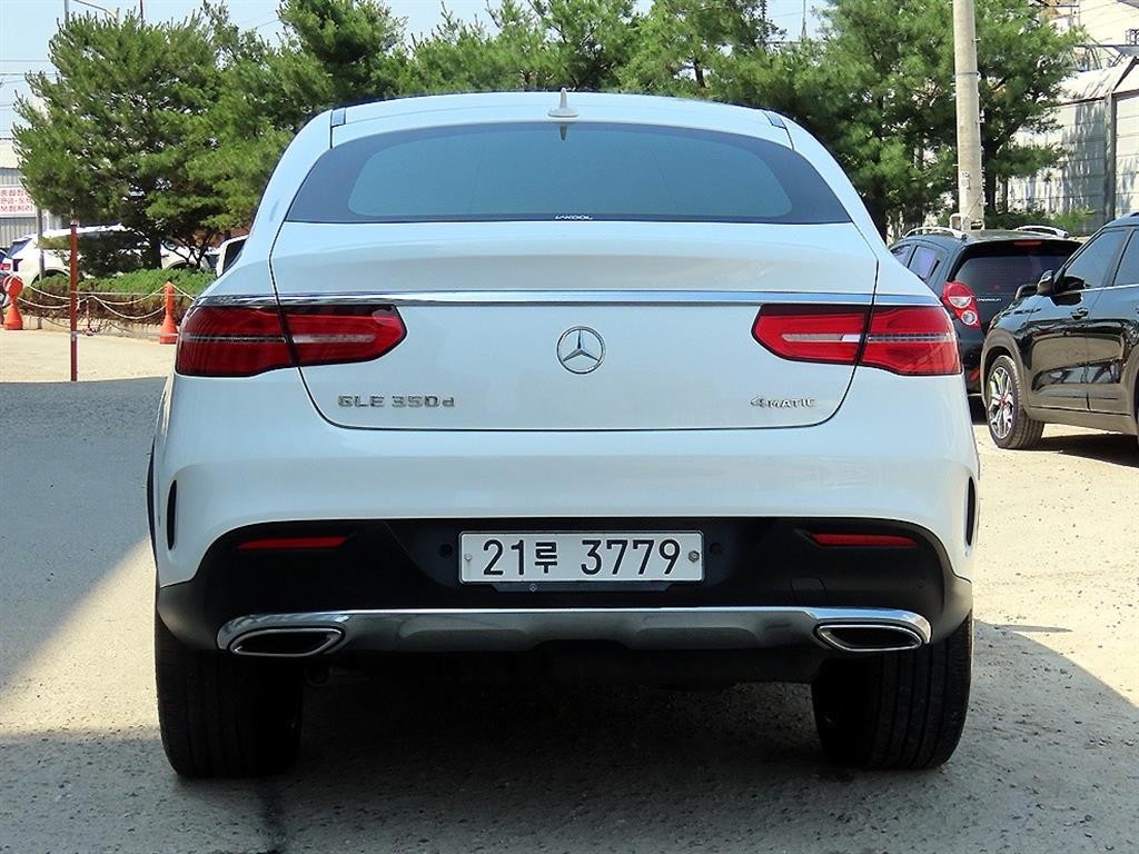 벤츠 GLE 클래스 GLE 클래스 W166 GLE 350 d 4MATIC 쿠페 이미지 4