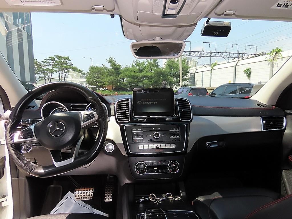 벤츠 GLE 클래스 GLE 클래스 W166 GLE 350 d 4MATIC 쿠페 이미지 7