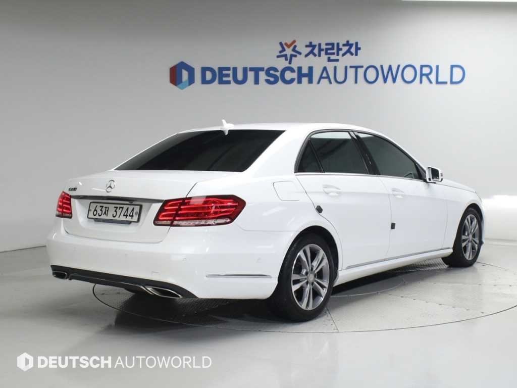 벤츠 E 클래스 E-클래스 W212 E220 블루텍 아방가르드 이미지 2