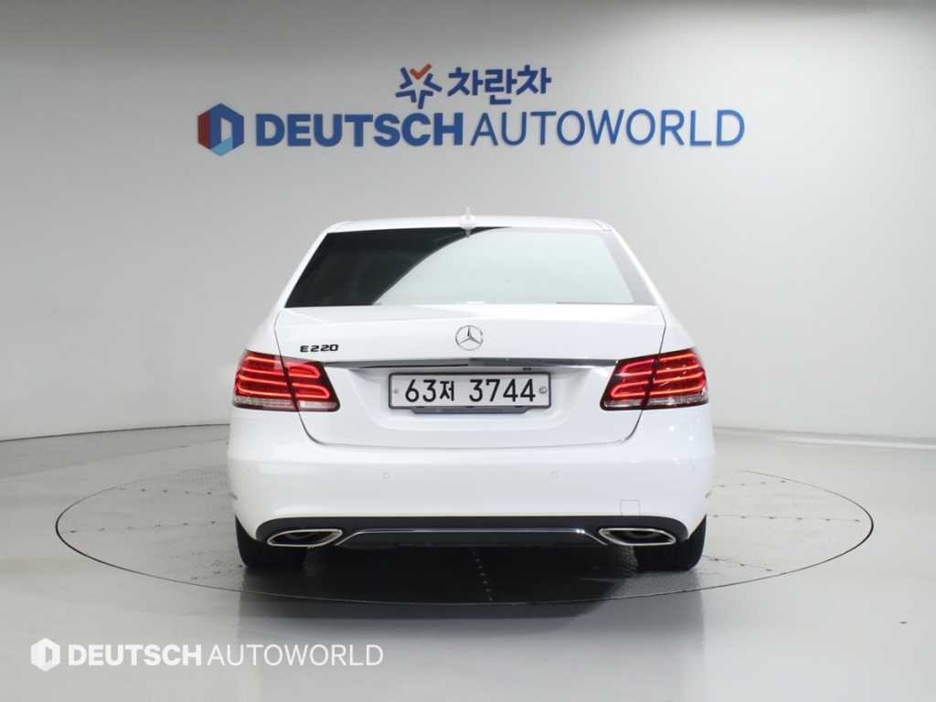 벤츠 E 클래스 E-클래스 W212 E220 블루텍 아방가르드 이미지 4