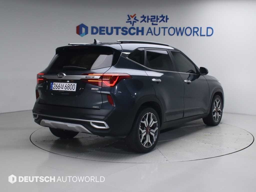 기아 셀토스 가솔린 1.6 터보 4WD 시그니처 이미지 2