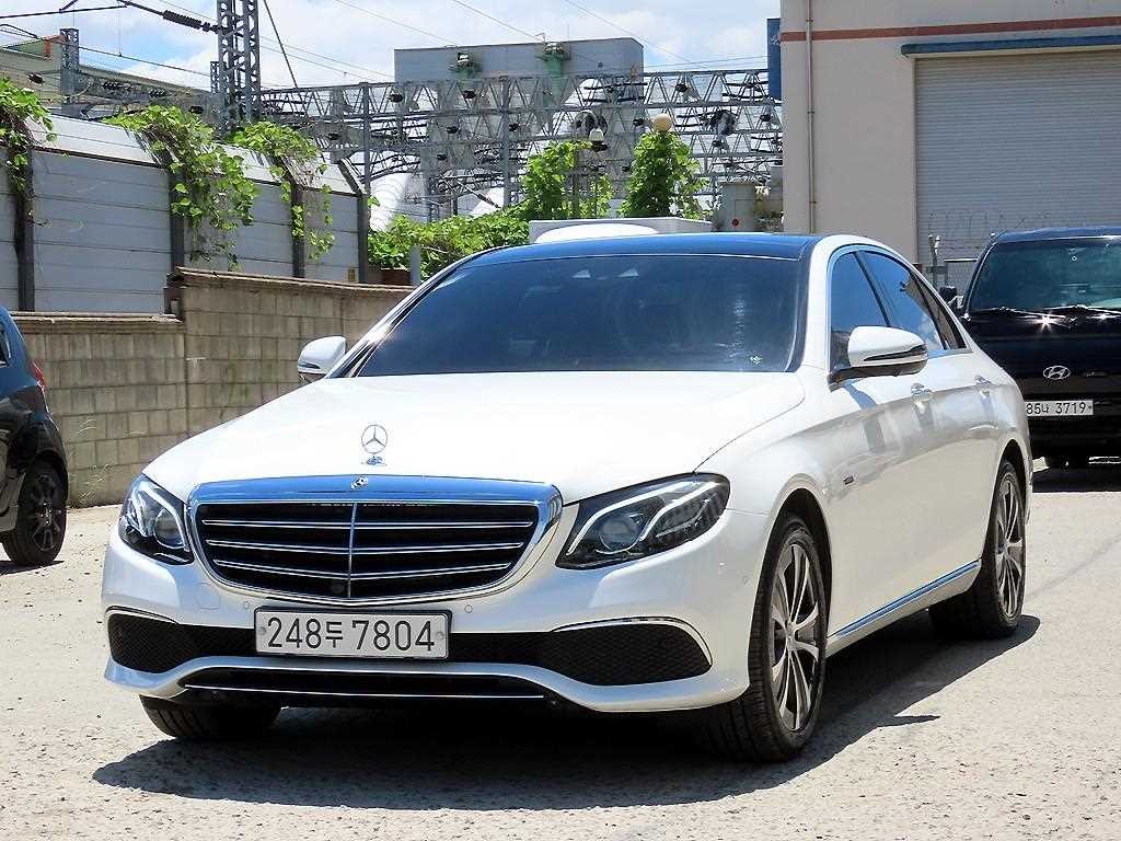 벤츠 E 클래스 E-클래스 W213 E300e 익스클루시브 이미지 2