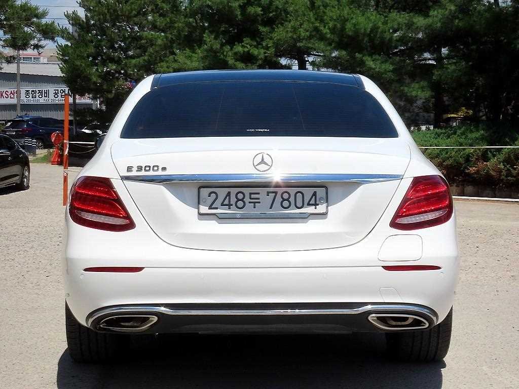 벤츠 E 클래스 E-클래스 W213 E300e 익스클루시브 이미지 4
