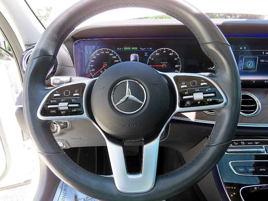 벤츠 E 클래스 E-클래스 W213 E300e 익스클루시브 이미지 8