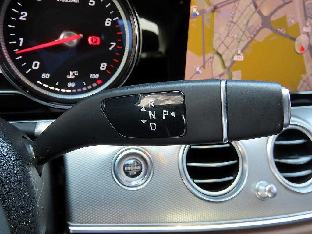 벤츠 E 클래스 E-클래스 W213 E300 아방가르드 이미지 10