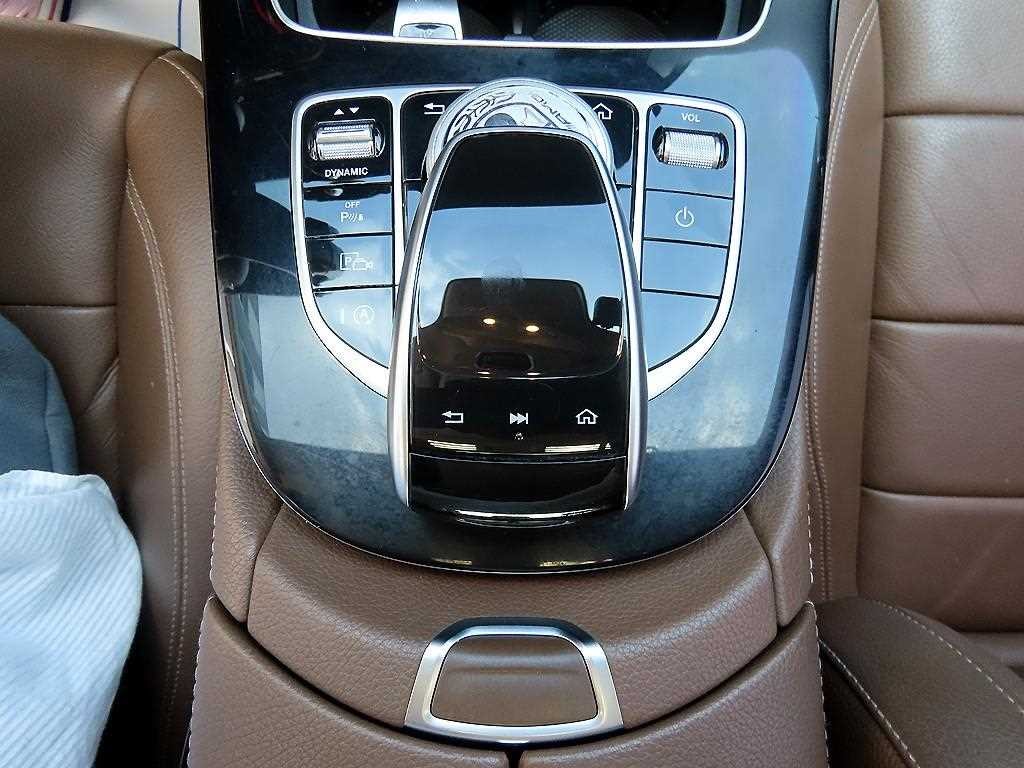 벤츠 E 클래스 E-클래스 W213 E300 아방가르드 이미지 13