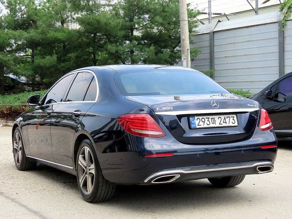 벤츠 E 클래스 E-클래스 W213 E300 아방가르드 이미지 3