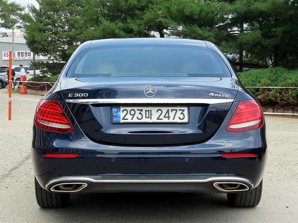 벤츠 E 클래스 E-클래스 W213 E300 아방가르드 이미지 4