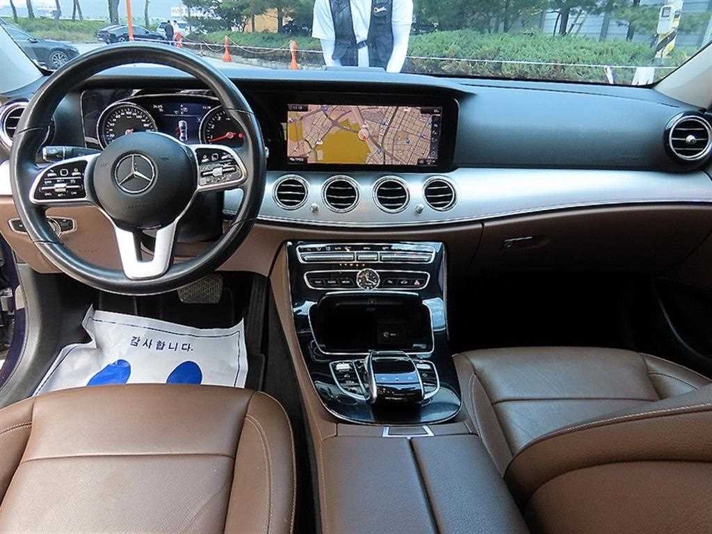 벤츠 E 클래스 E-클래스 W213 E300 아방가르드 이미지 7