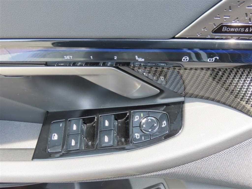 BMW 5시리즈 M5 7세대 4.4 투어링 이미지 12