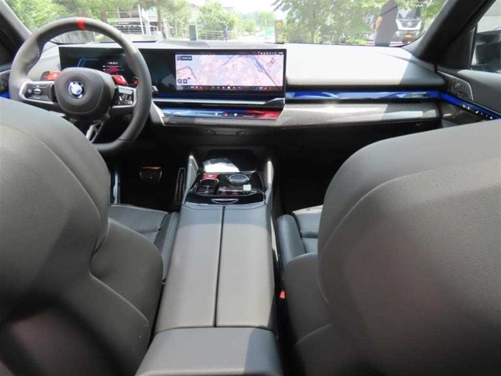 BMW 5시리즈 M5 7세대 4.4 투어링 이미지 15