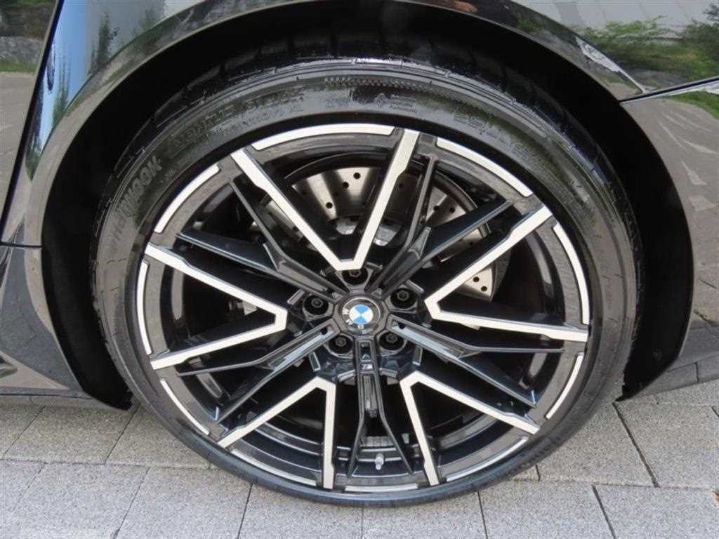 BMW 5시리즈 M5 7세대 4.4 투어링 이미지 17