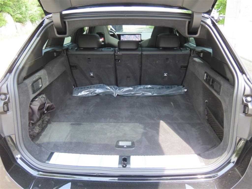 BMW 5시리즈 M5 7세대 4.4 투어링 이미지 18