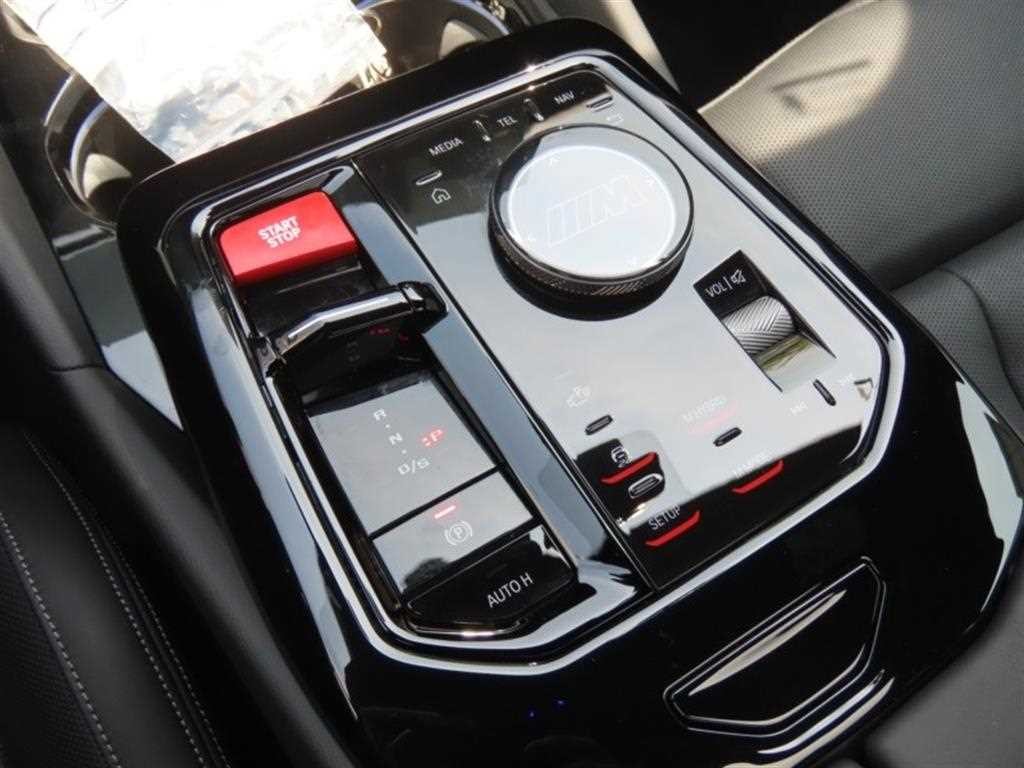 BMW 5시리즈 M5 7세대 4.4 투어링 이미지 6