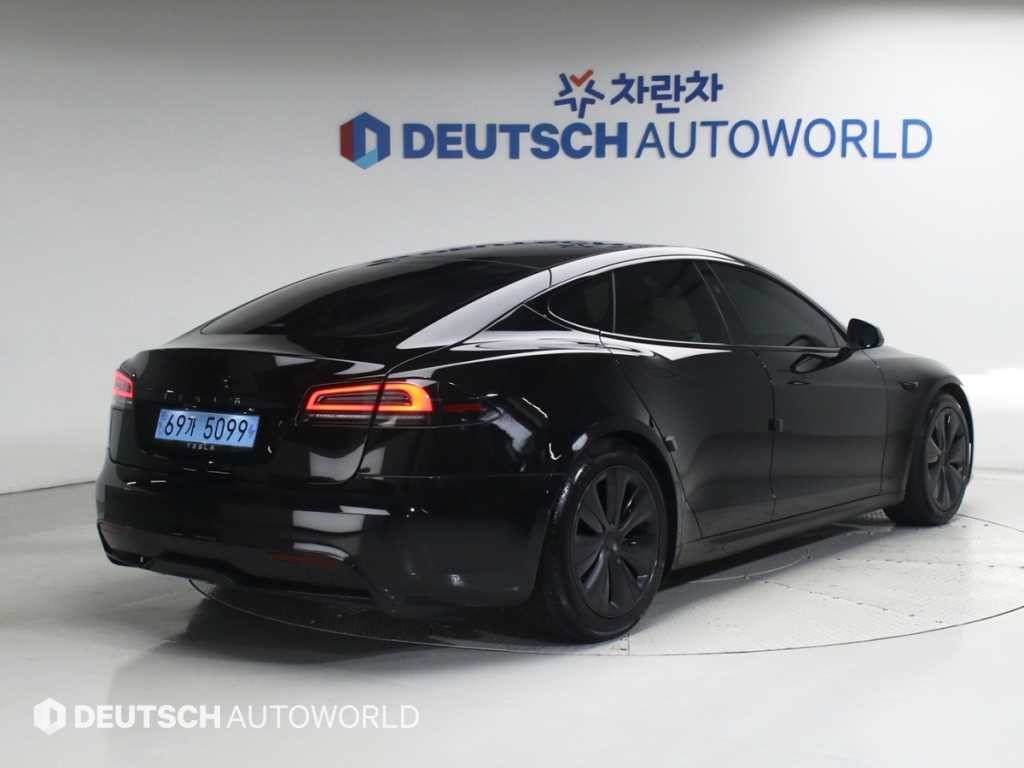테슬라 모델 S AWD 이미지 2