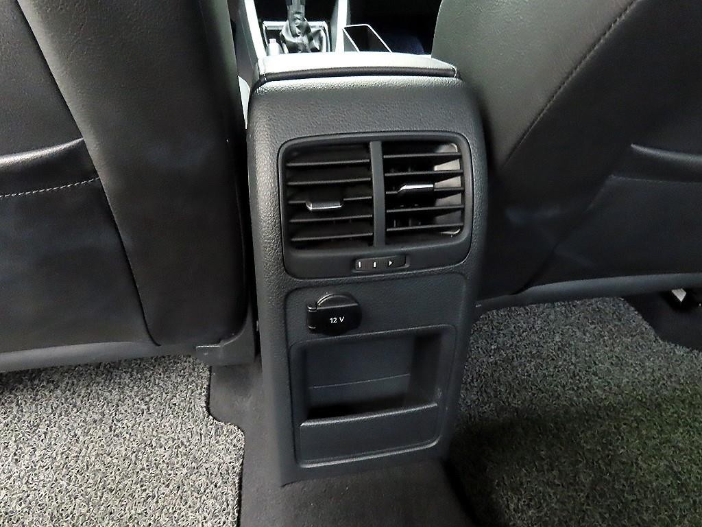 폭스바겐 제타 뉴 제타 2.0 TDI 블루모션 이미지 18