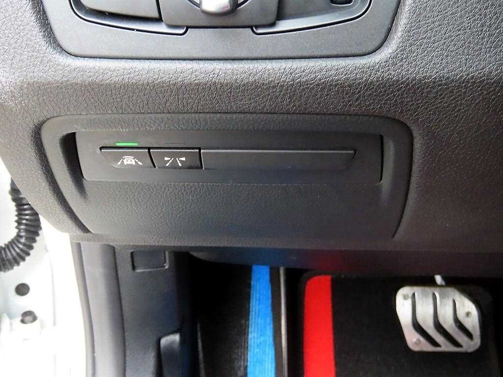 BMW 3시리즈 3시리즈 (F30) 320d M 스포츠 이미지 12