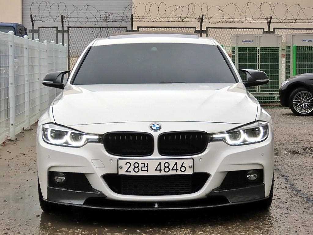 BMW 3시리즈 3시리즈 (F30) 320d M 스포츠 이미지 2