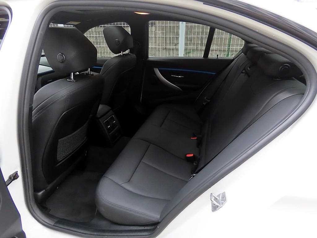 BMW 3시리즈 3시리즈 (F30) 320d M 스포츠 이미지 6