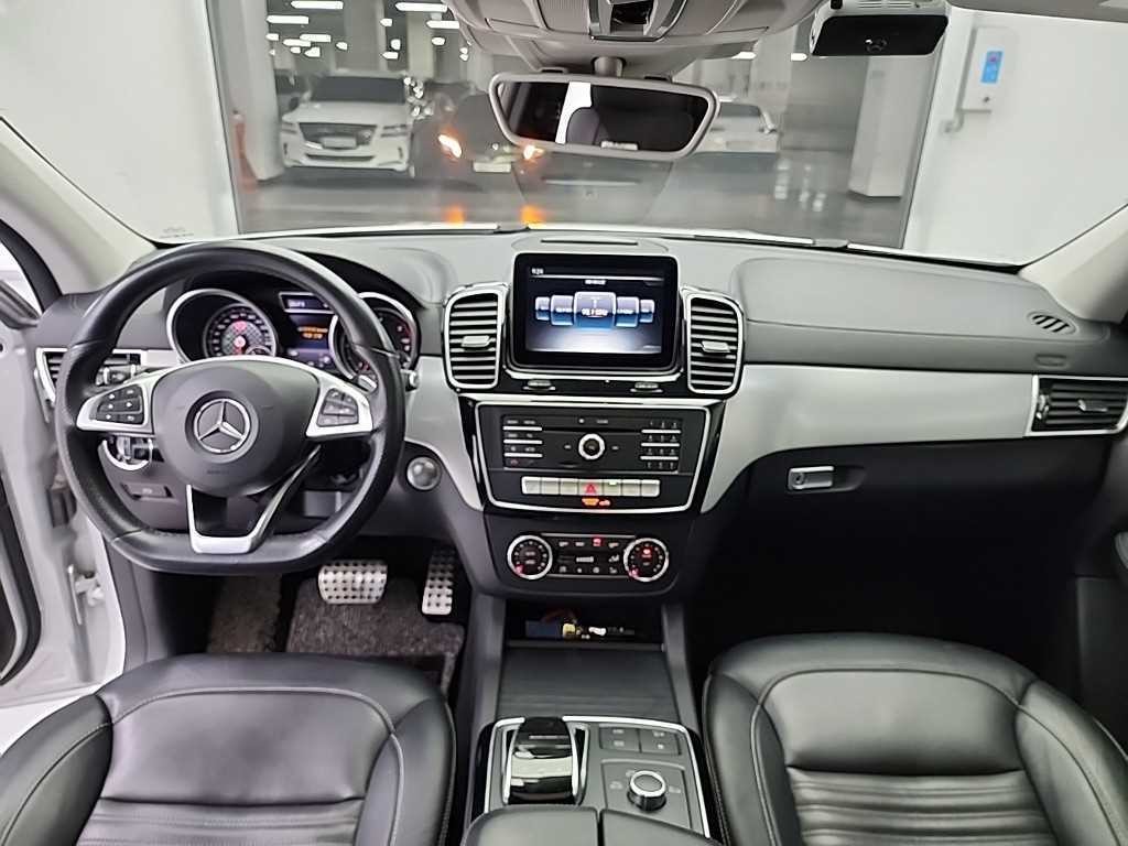벤츠 GLE 클래스 GLE 클래스 W166 GLE 350 d 4MATIC 쿠페 이미지 7