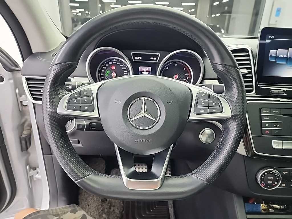벤츠 GLE 클래스 GLE 클래스 W166 GLE 350 d 4MATIC 쿠페 이미지 9