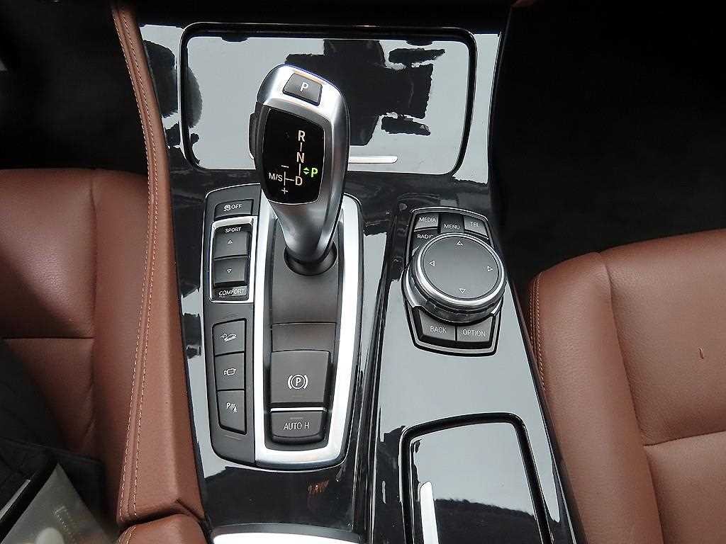 BMW 5시리즈 5시리즈 (F10) 520d xDrive M 에어로다이나믹 프로 이미지 11